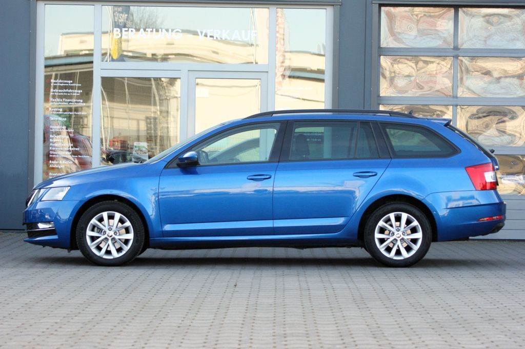 Skoda Octavia Combi 2.0 TDI DSG Style - Samsaru's Car Outlet