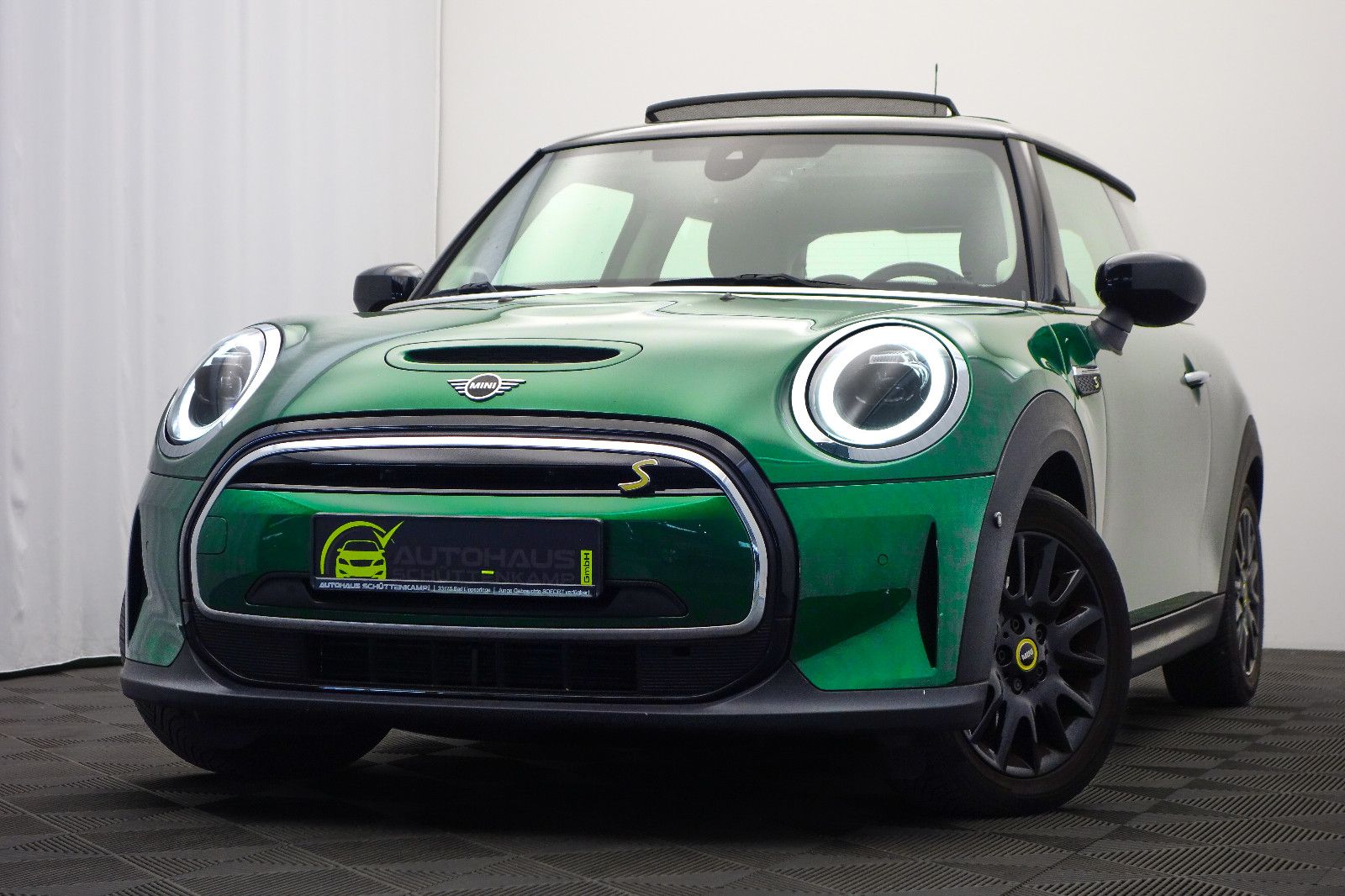 MINI Cooper SE Classic - Samsaru's Car Outlet