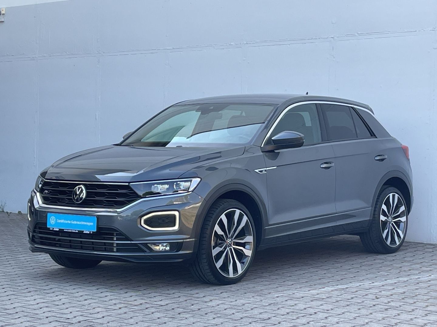 Volkswagen T-Roc 2.0TSI DSG R-Line Sport 4Motion - Samsaru's Car Outlet