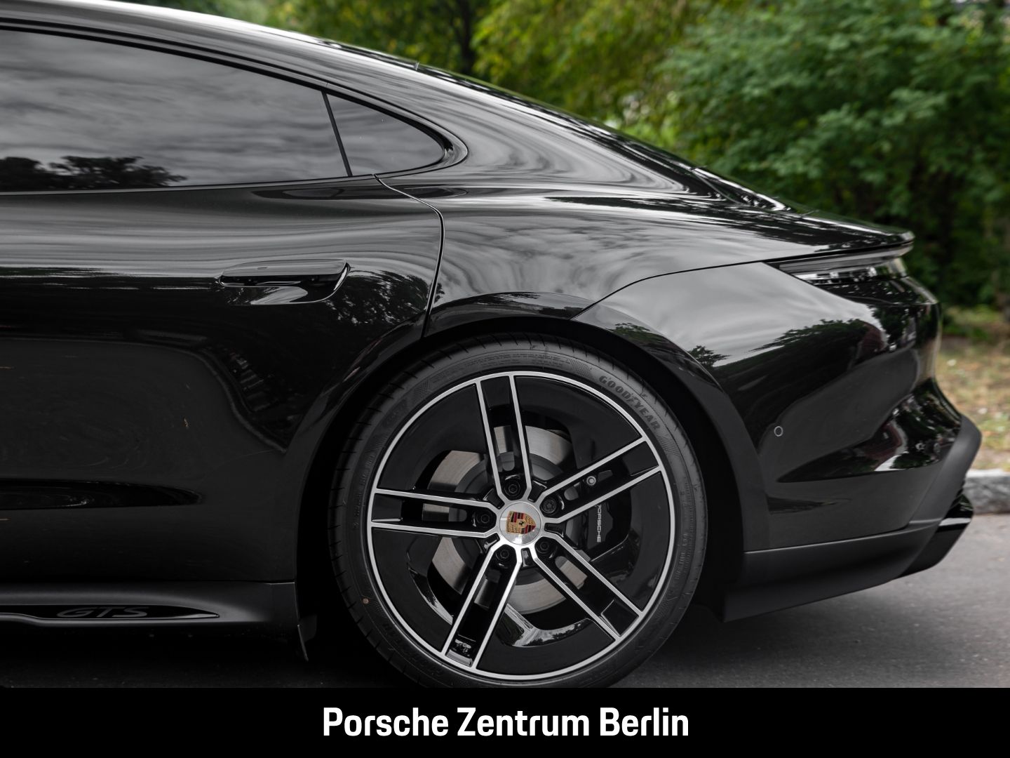 Porsche Taycan GTS Burmester HA-Lenkung Surround-View