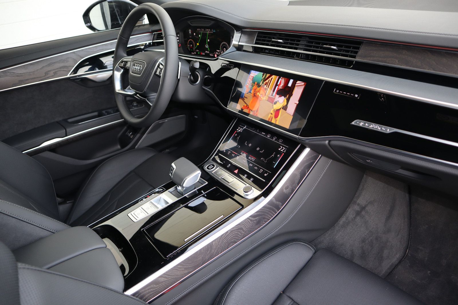 Audi A8L 60 TFSIe lang exclusive S-LINE - Samsaru's Car Outlet