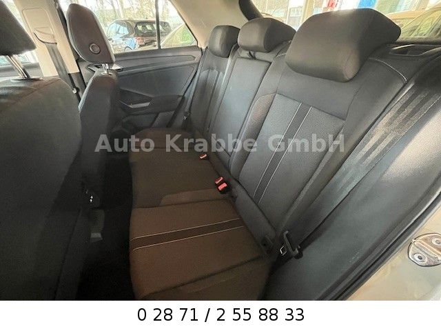 Volkswagen T-Roc Life 1.5 TSI DSG - Samsaru's Car Outlet