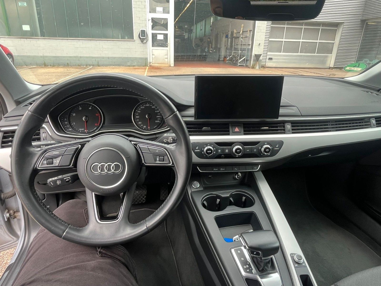 Audi A4 Avant 30 TDI DSG advanced - Samsaru's Car Outlet