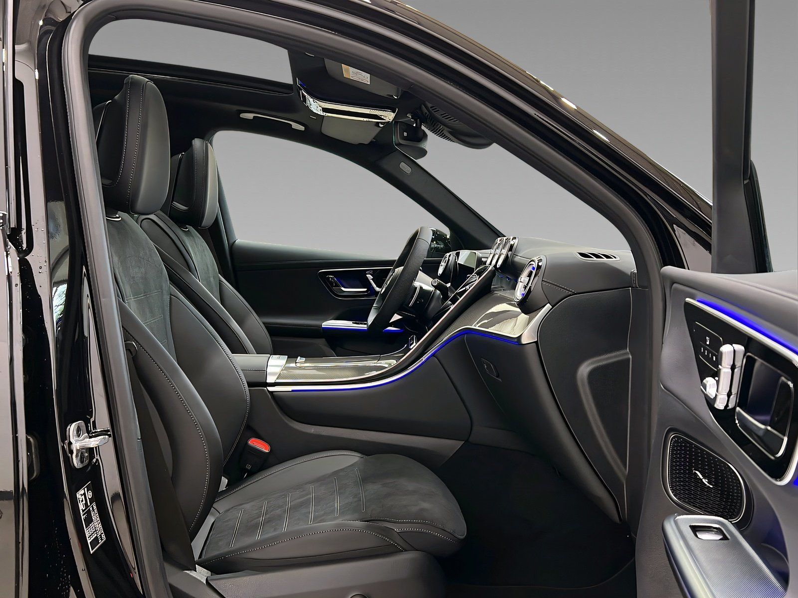 Mercedes-Benz GLC 300 e 4M AMG+NIGHT+Ambi+Pano+TotW+AHK+360°