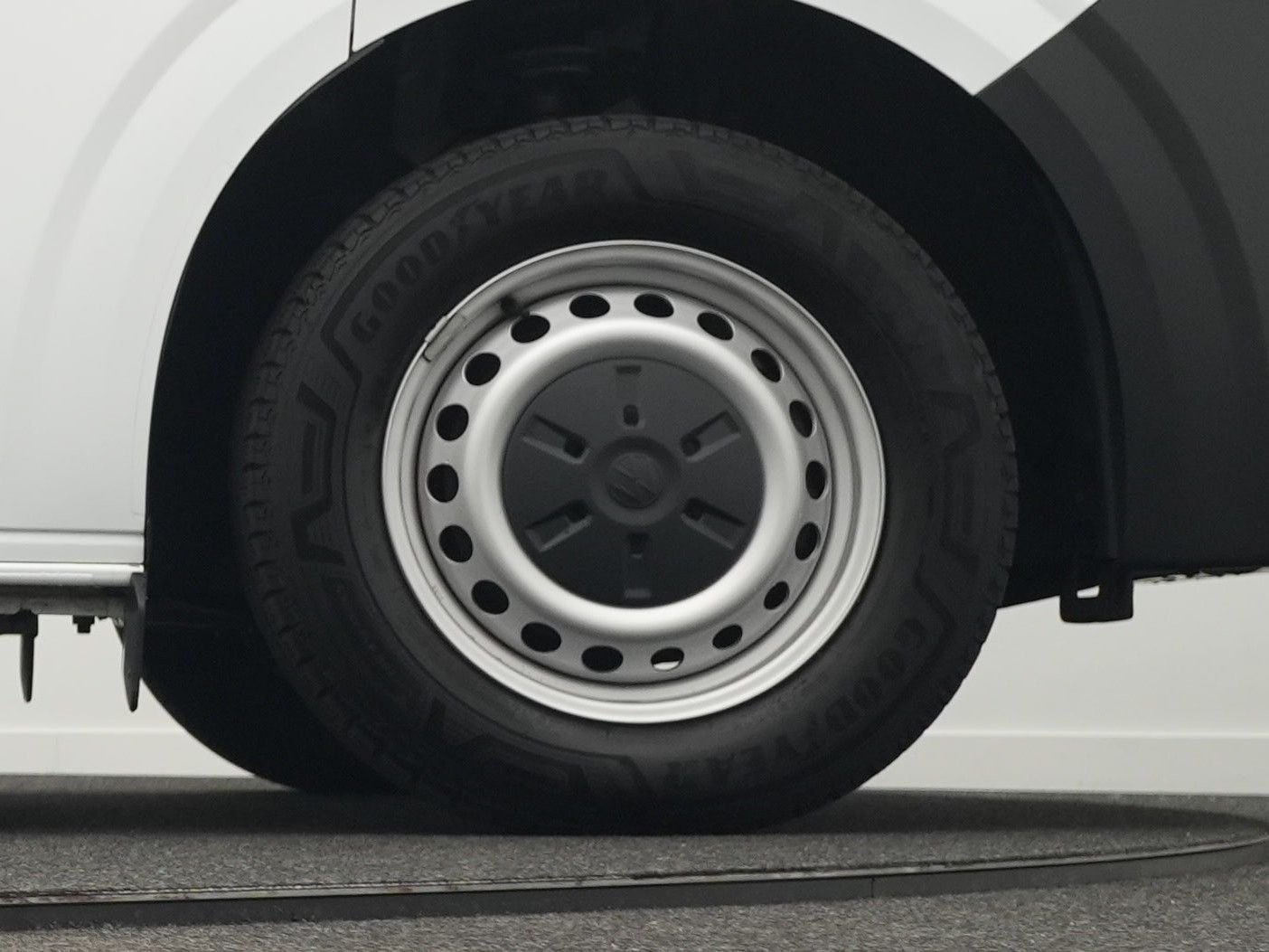 Volkswagen T7 Kasten Transporter LR/Lang 2.0 TDI *LED*KAM*