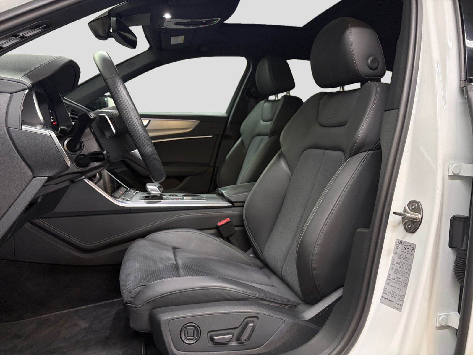Audi A6 Avant 45 TDI quattro S line AHK HUD B&O Pano