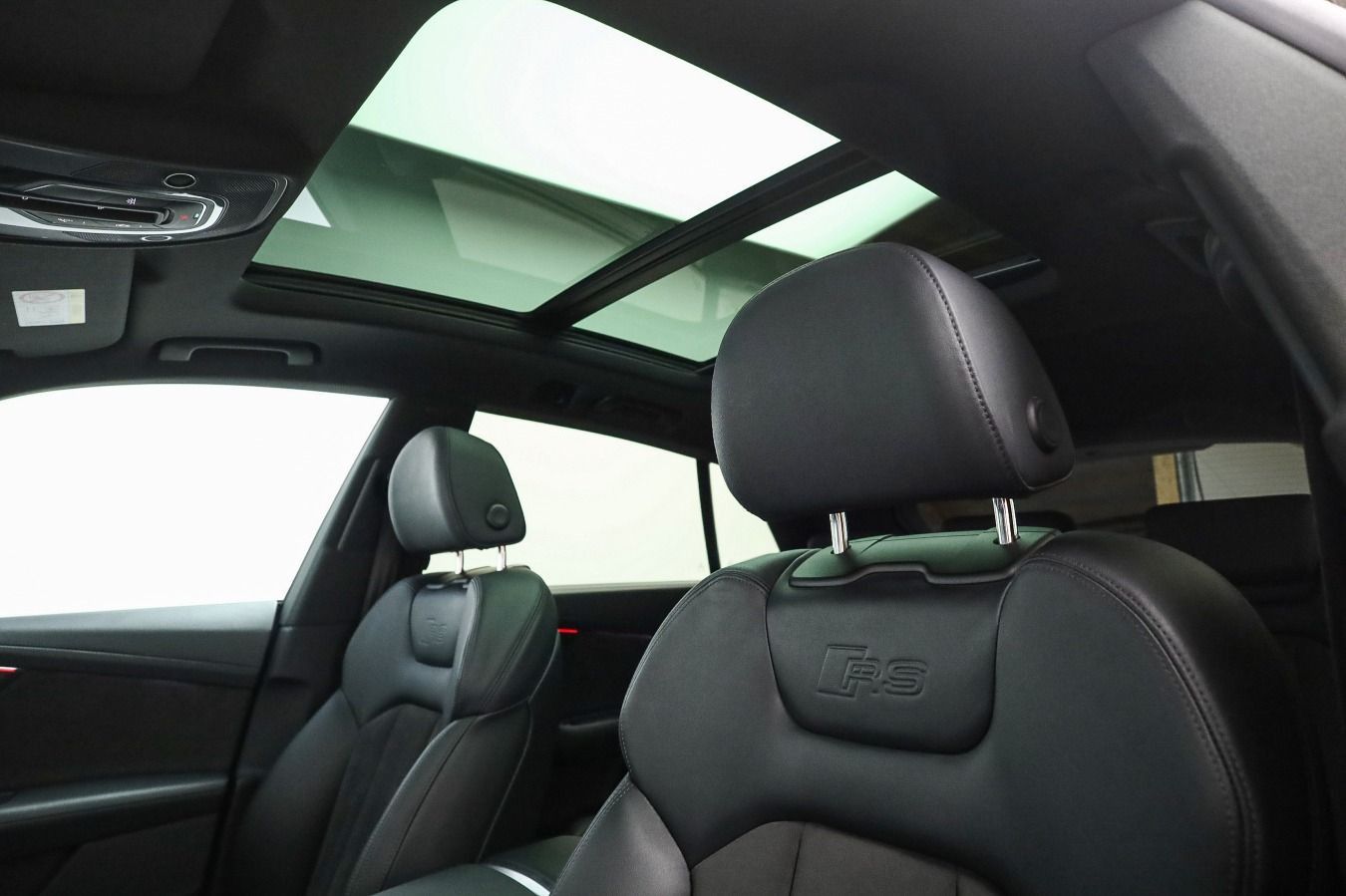 Audi RS Q8 PANO*RS-AGA*305KM/H*KERAMIK*NACHTSICHT*B&O