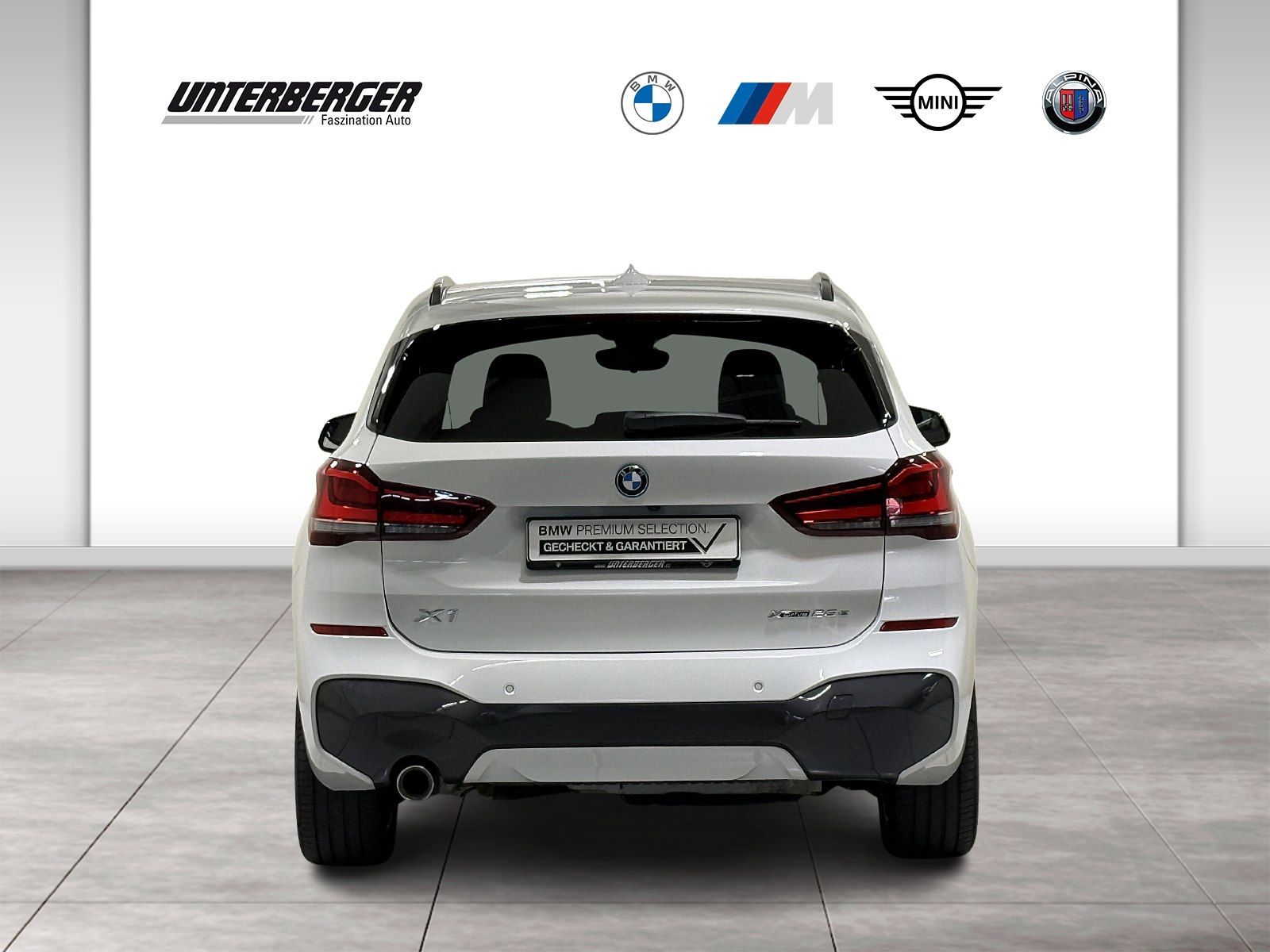 BMW X1 xDrive25e M Sportpaket - Samsaru's Car Outlet