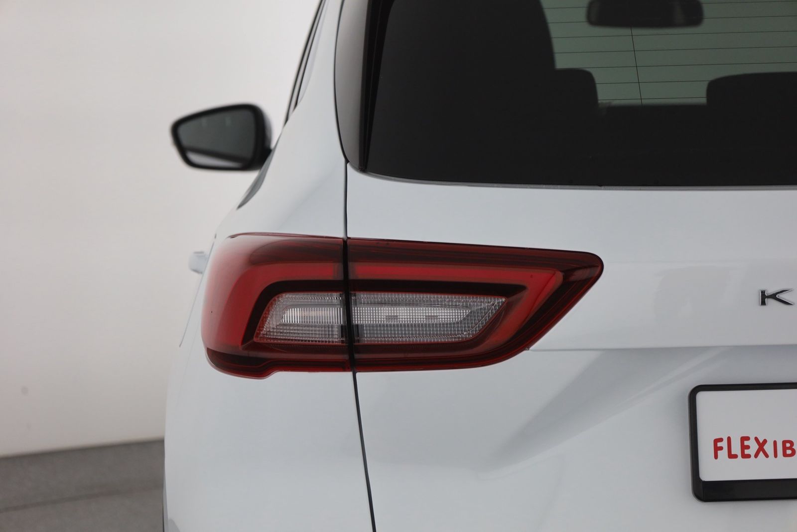 Ford Kuga 1.5 EB Titanium - Samsaru's Car Outlet