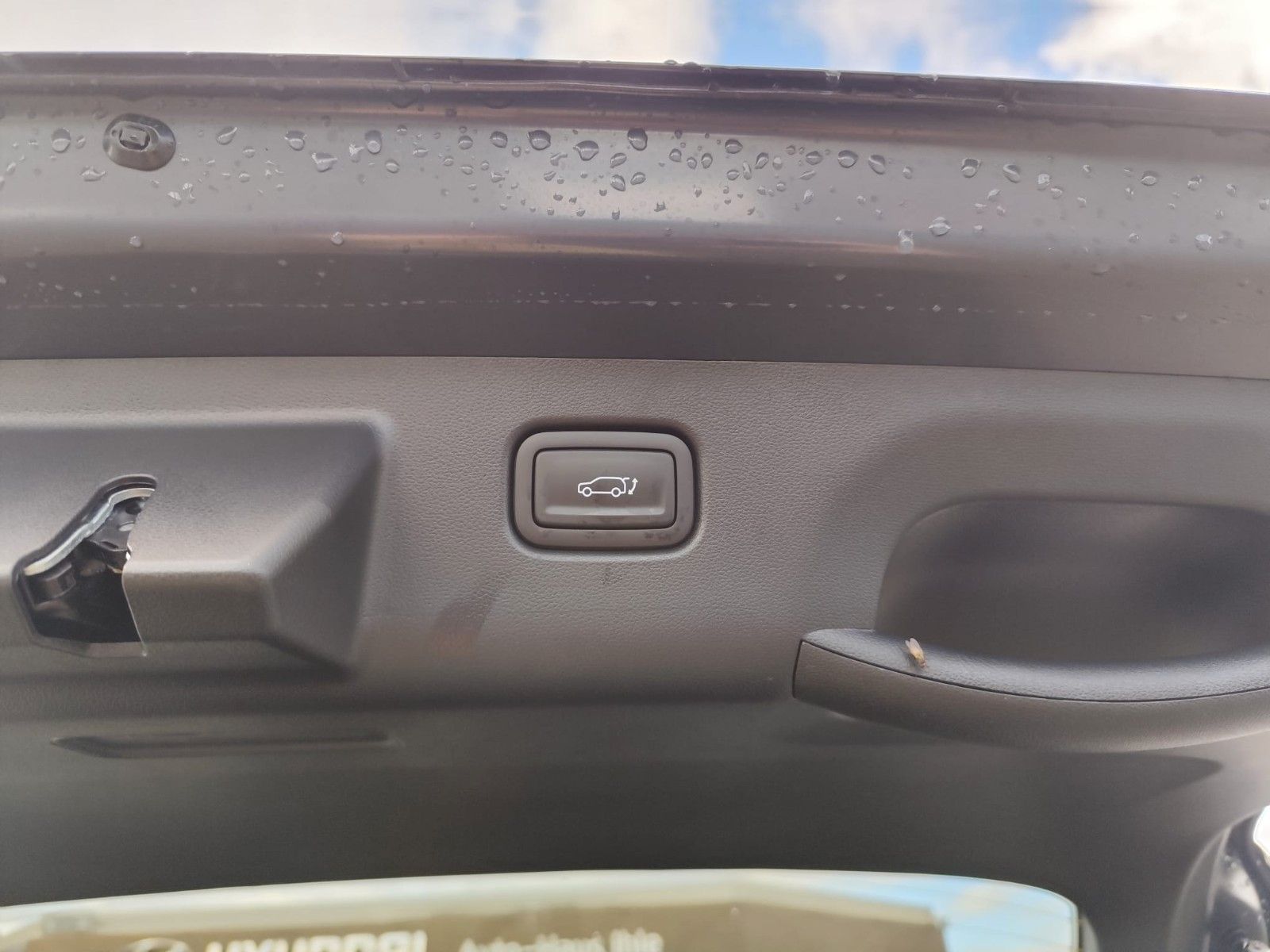 Hyundai Kona 1.6 T-GDI Trend - Samsaru's Car Outlet