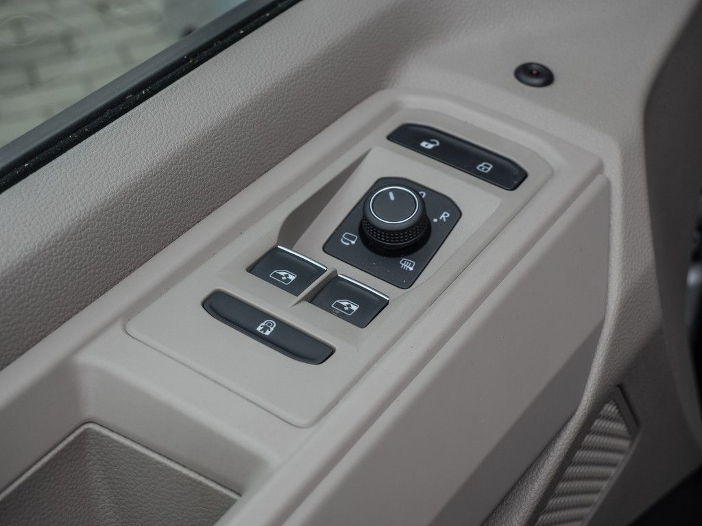 Volkswagen T7 Multivan 2.0TDI DSG - Samsaru's Car Outlet