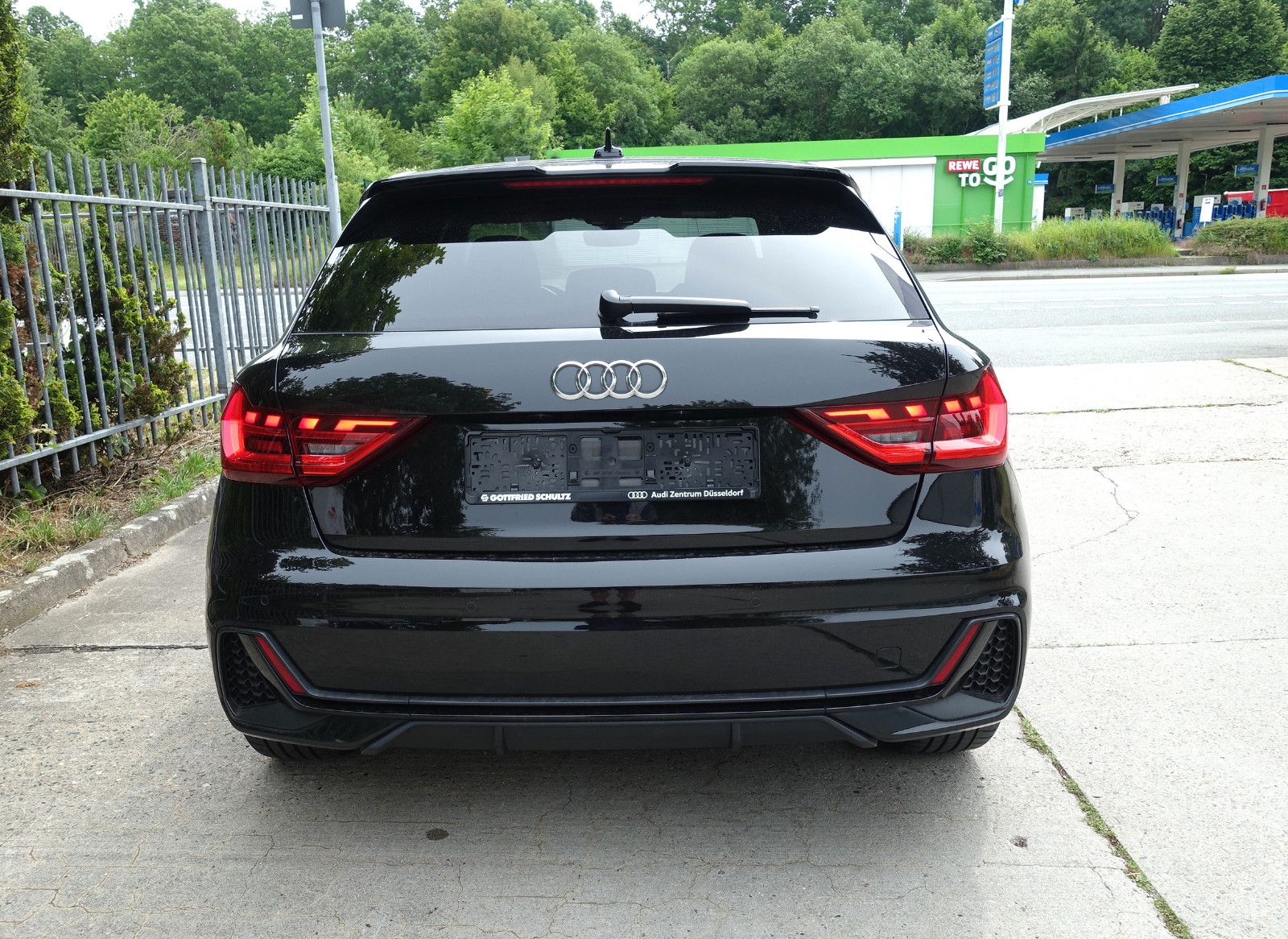 Audi A1 30 TFSI S line Sportback - Samsaru's Car Outlet