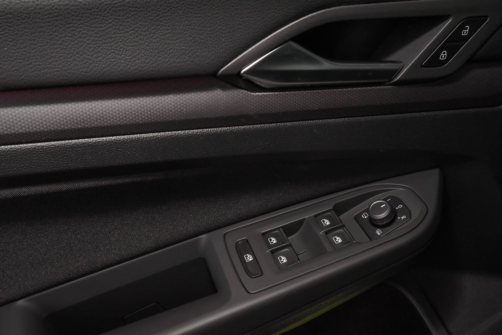 Volkswagen Golf VIII ACTIVE 2.0 l TDI DSG - Samsaru's Car Outlet
