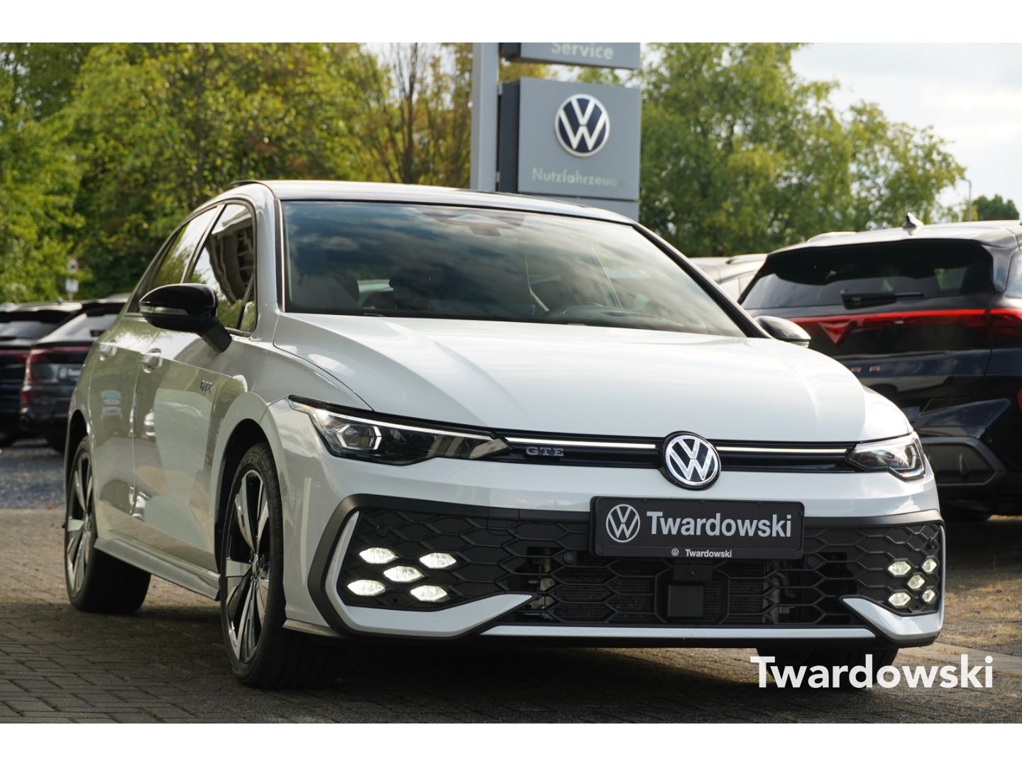 Volkswagen Golf GTE Matrix Pano AHK ACC Leder HUD Kamera 5J