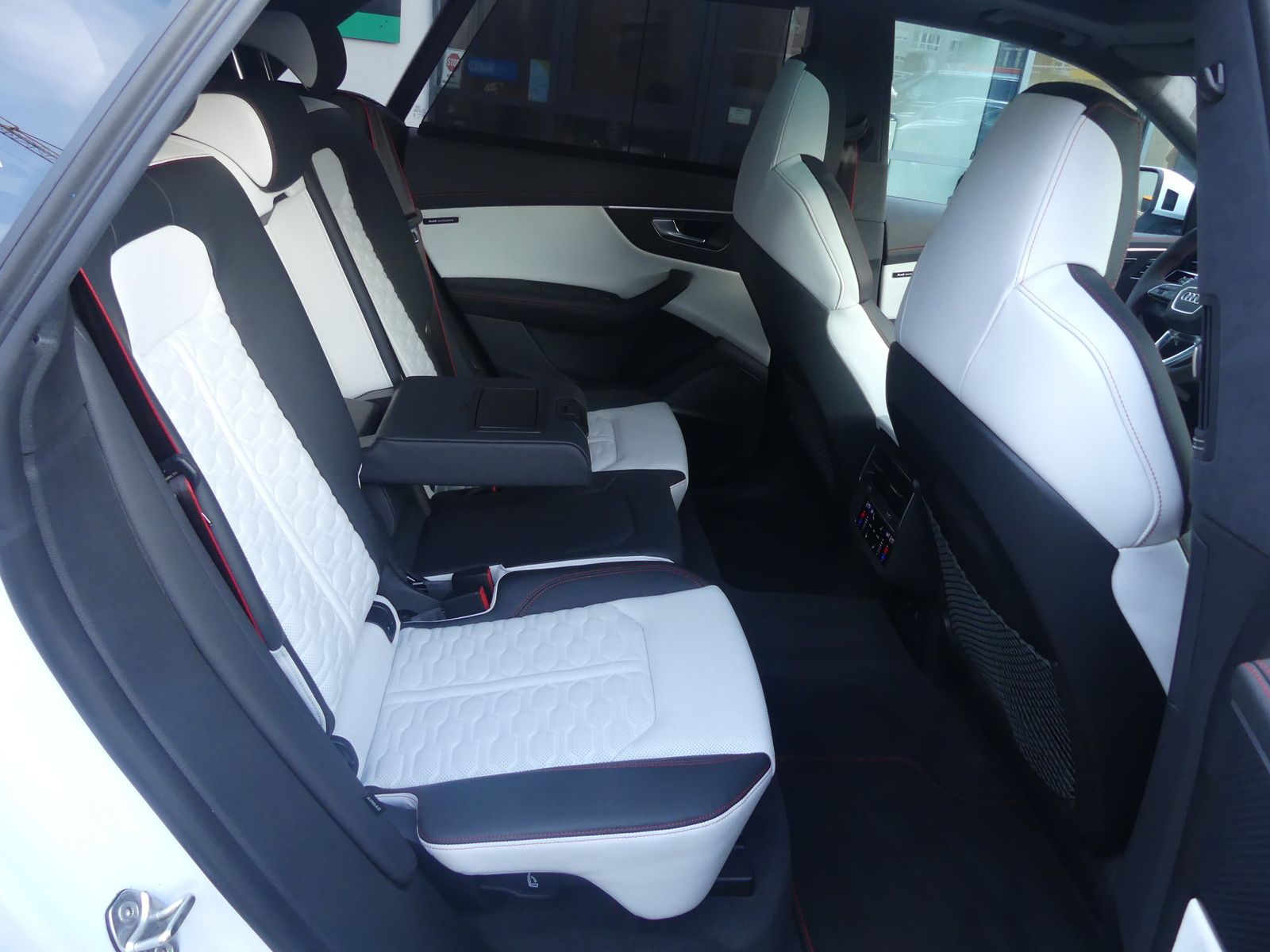 Audi RSQ8 4.0 TFSI Quattro 23''/NACHTS/HUD/MATRIX/B&O