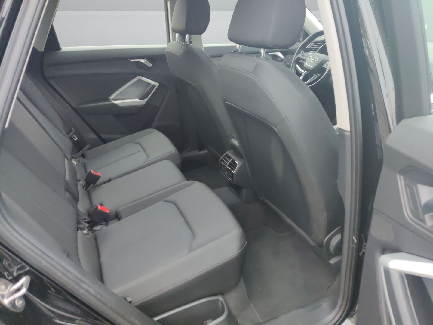 Audi Q3 40 TDI quattro advanced - Samsaru's Car Outlet