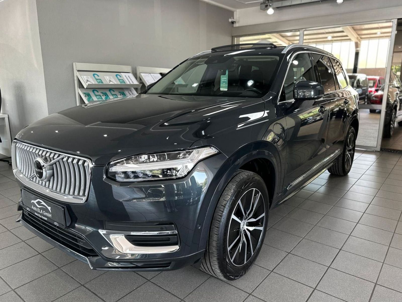 Volvo XC90 T8 Plug-In Hybrid - Samsaru's Car Outlet