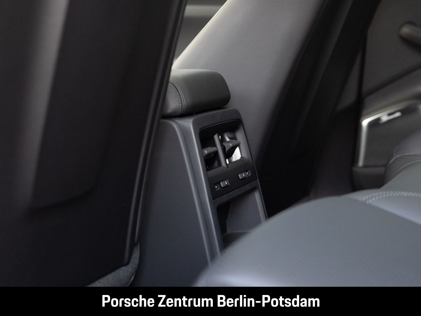 Porsche Macan 4S Burmester Panoramadach Luftfederung