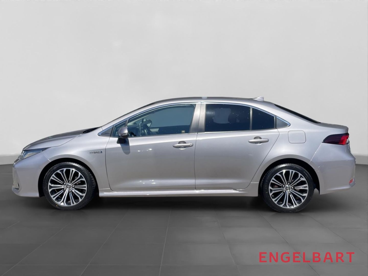 Toyota Corolla 1.8 Hybrid Club - Samsaru's Car Outlet