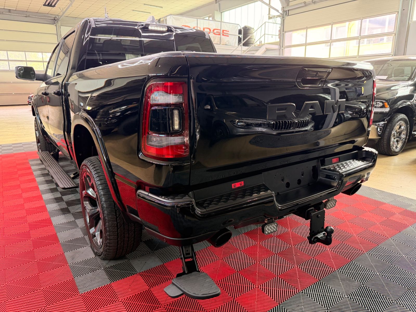 Dodge RAM 1500 5.7 4X4 LIMITED Night LPG Pano Head-Up