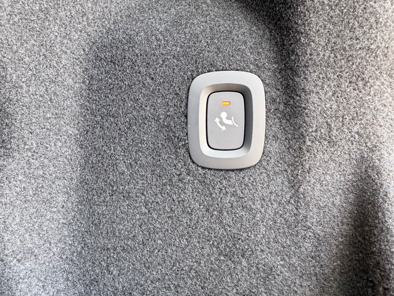 Volvo XC60 B5 B AWD PLUS BLACK EDITION - AHK -