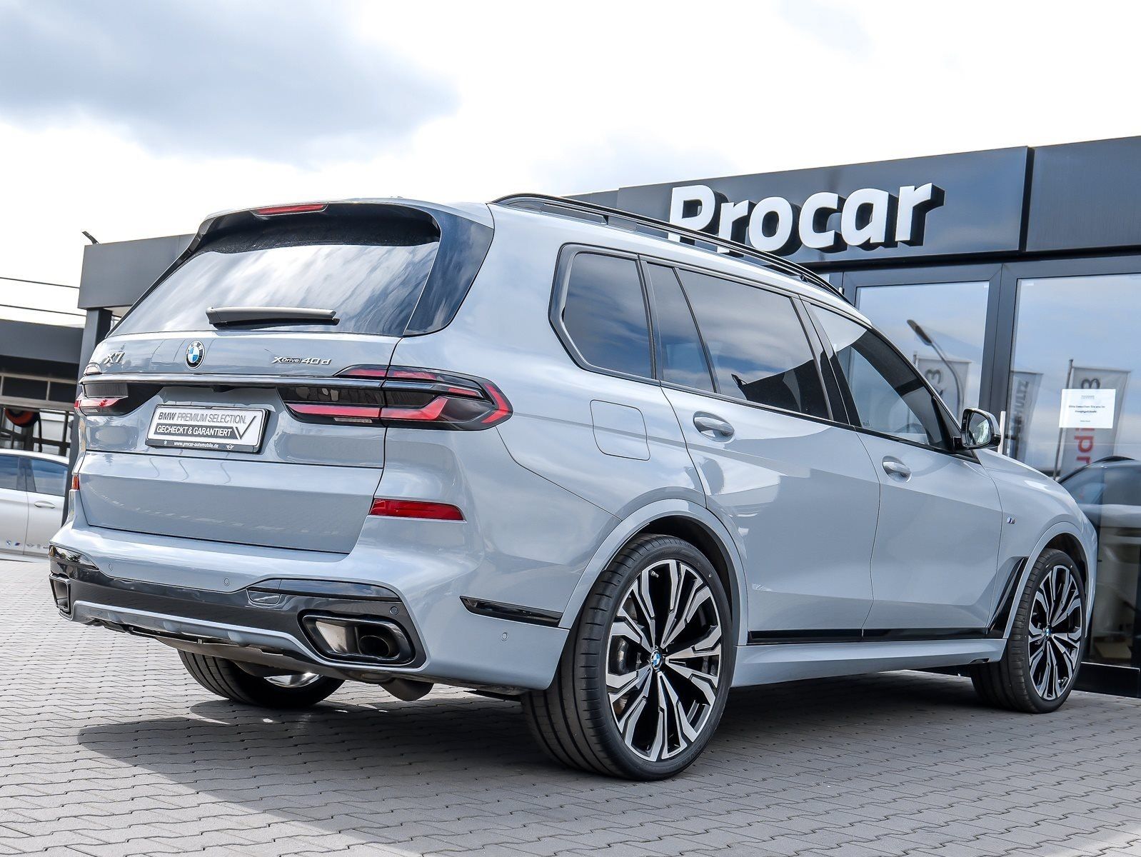 BMW X7 xDrive40d M Sport HUD PANO ACC AHK RFK NAVI