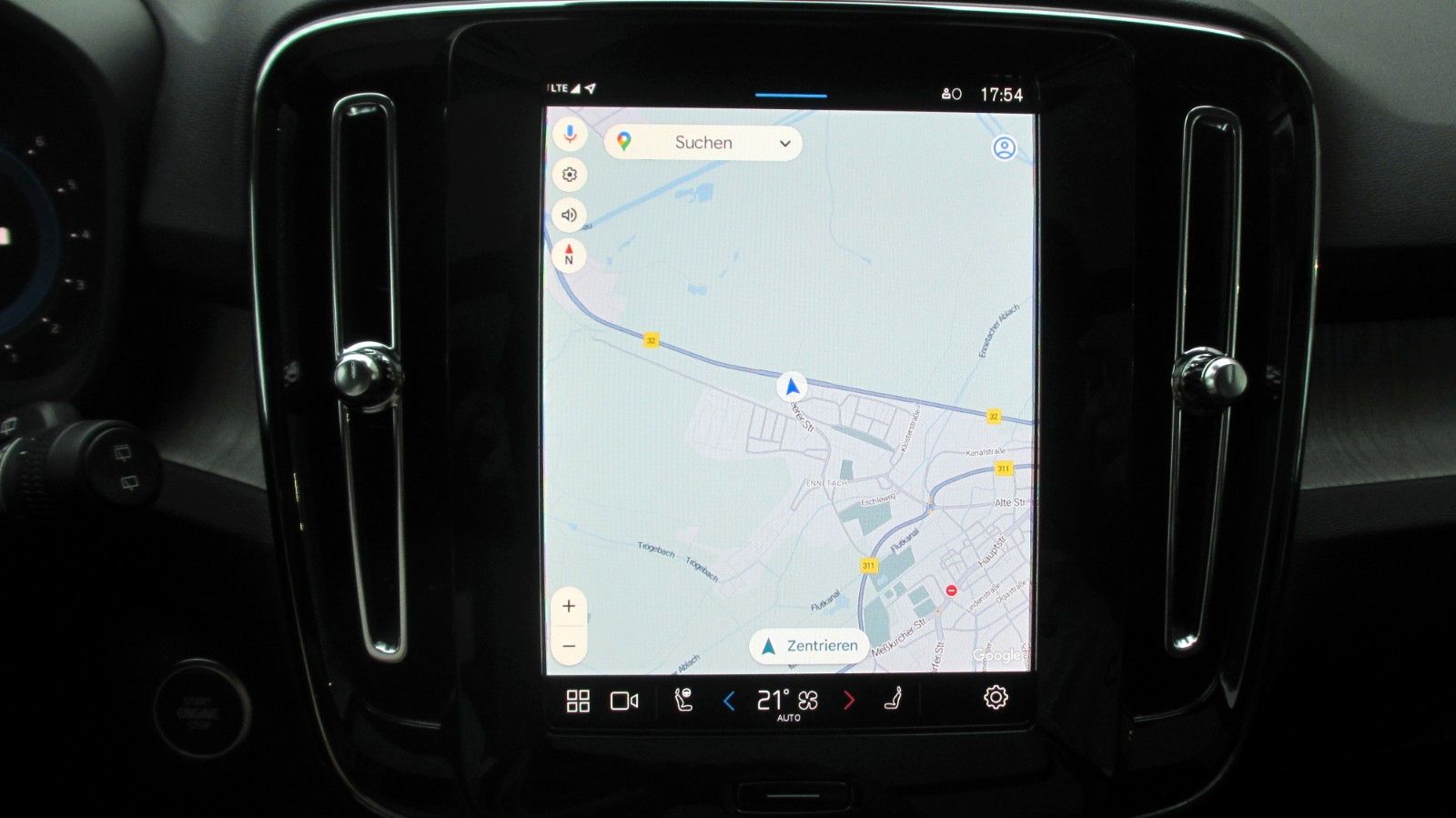 Volvo XC40 B3 Plus Dark 2WD +LEDER+PANO+360°+PIXEL+AHK