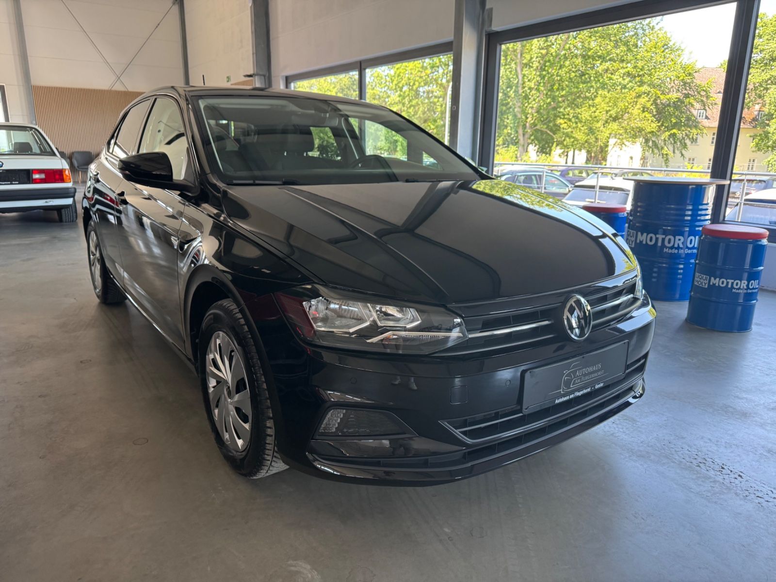 Volkswagen Polo VI 1.0 TSI Comfortline - Samsaru's Car Outlet