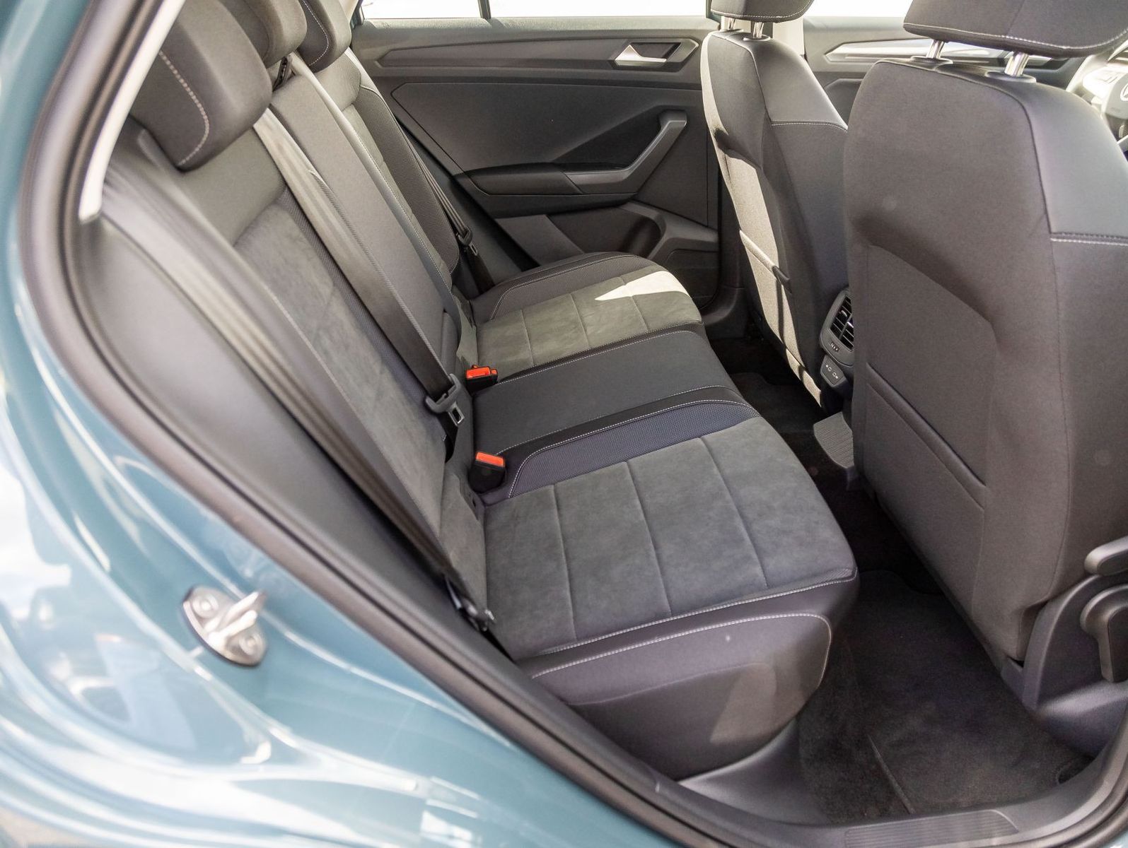 Volkswagen T-ROC 1.0 TSI Style - Samsaru's Car Outlet