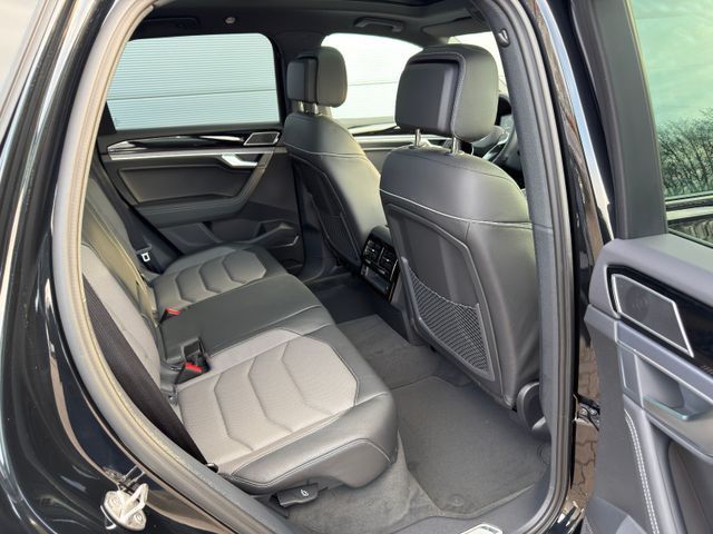 Volkswagen Touareg 3.0 TDI R-Line Final AHK 21Z Pano Stand