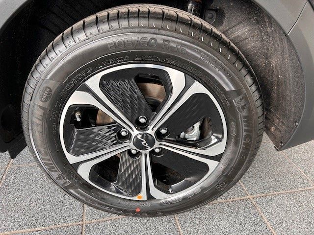 Kia XCeed 1.6 PHEV Spirit - Samsaru's Car Outlet