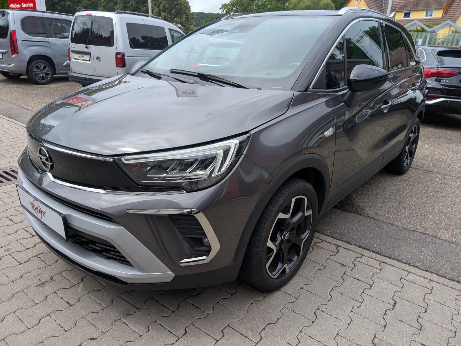 Opel Crossland 1.2 Elegance - Samsaru's Car Outlet