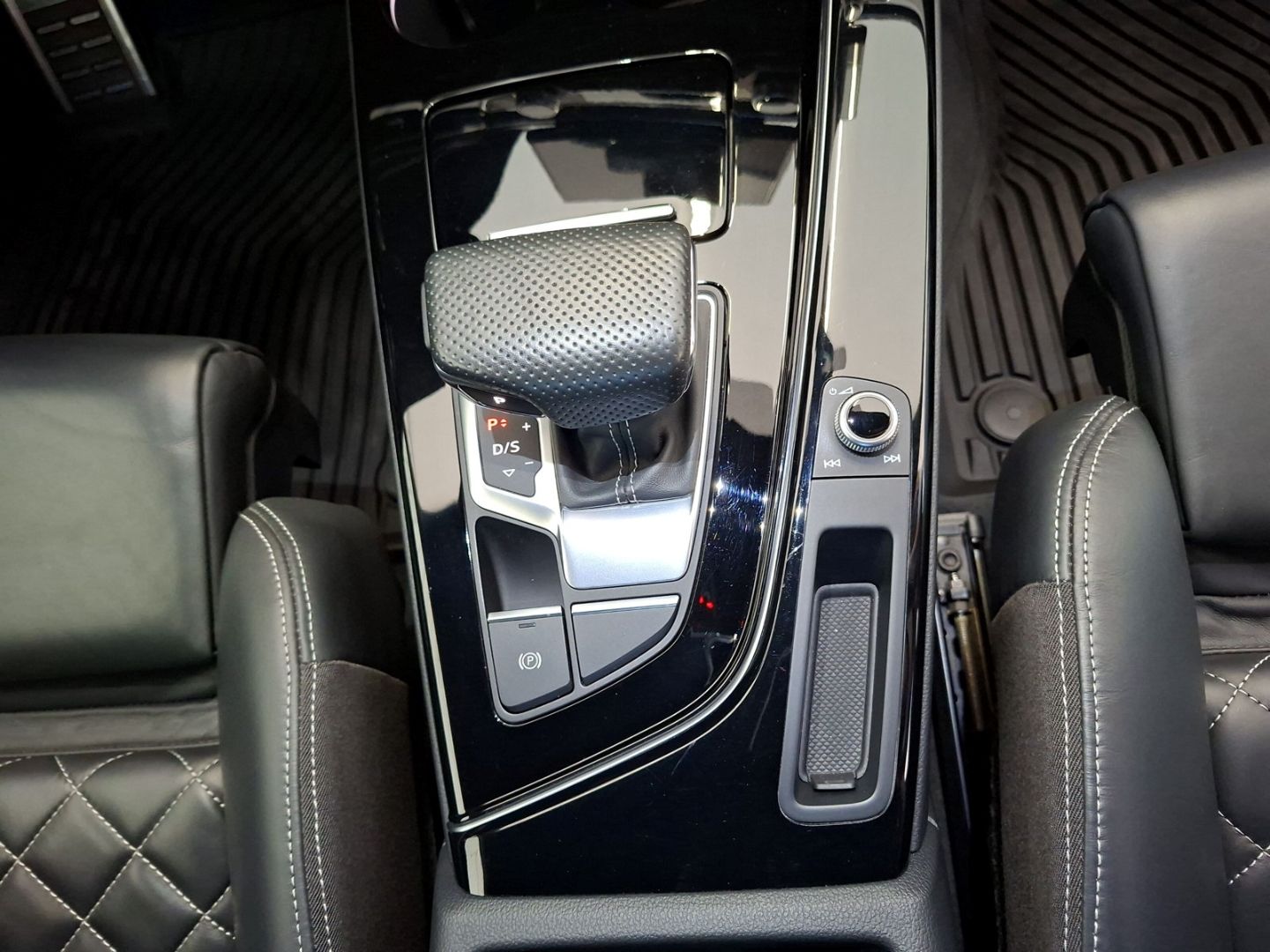 Audi A4 Avant 40 TDI quattro S line *Kamera*Keyless*