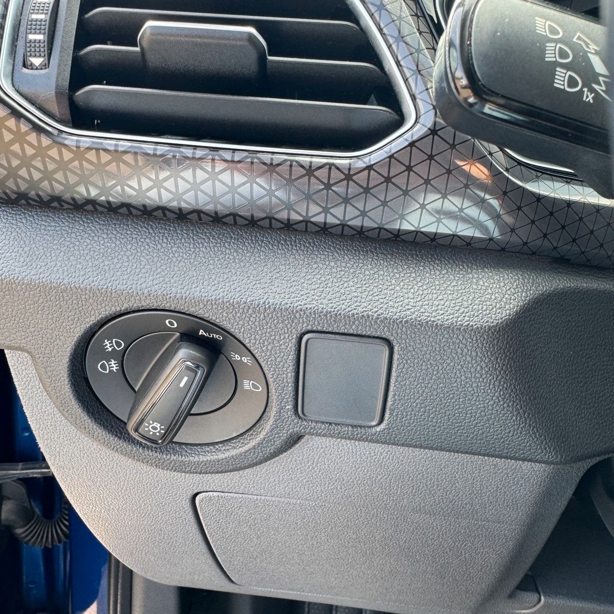 Volkswagen T-Cross Style - Samsaru's Car Outlet