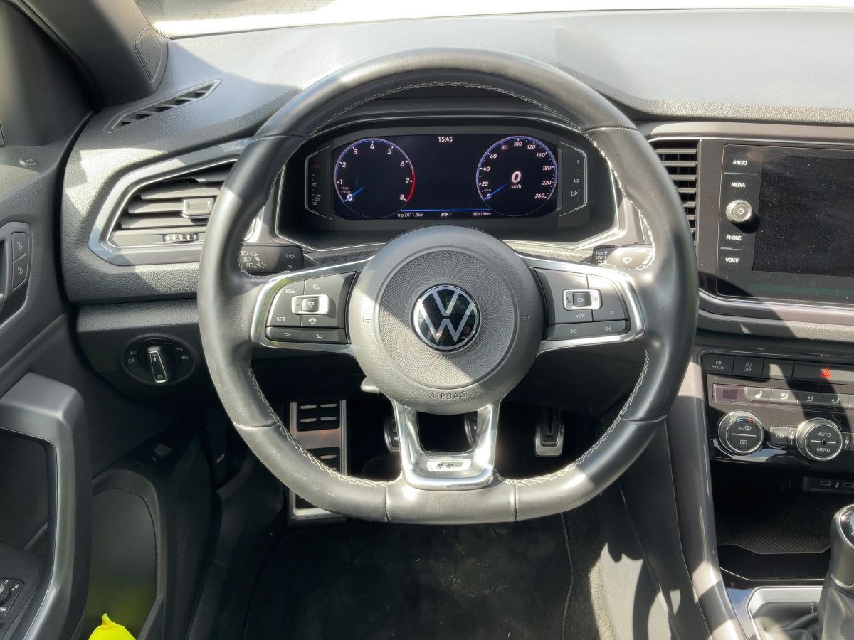 Volkswagen T-Roc 1.5 TSI R-LINE - Samsaru's Car Outlet