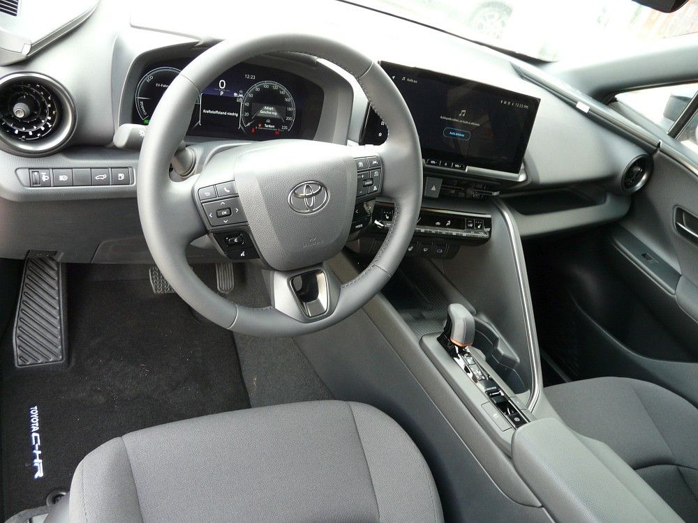 Toyota C-HR Team D  2,0 Hybrid