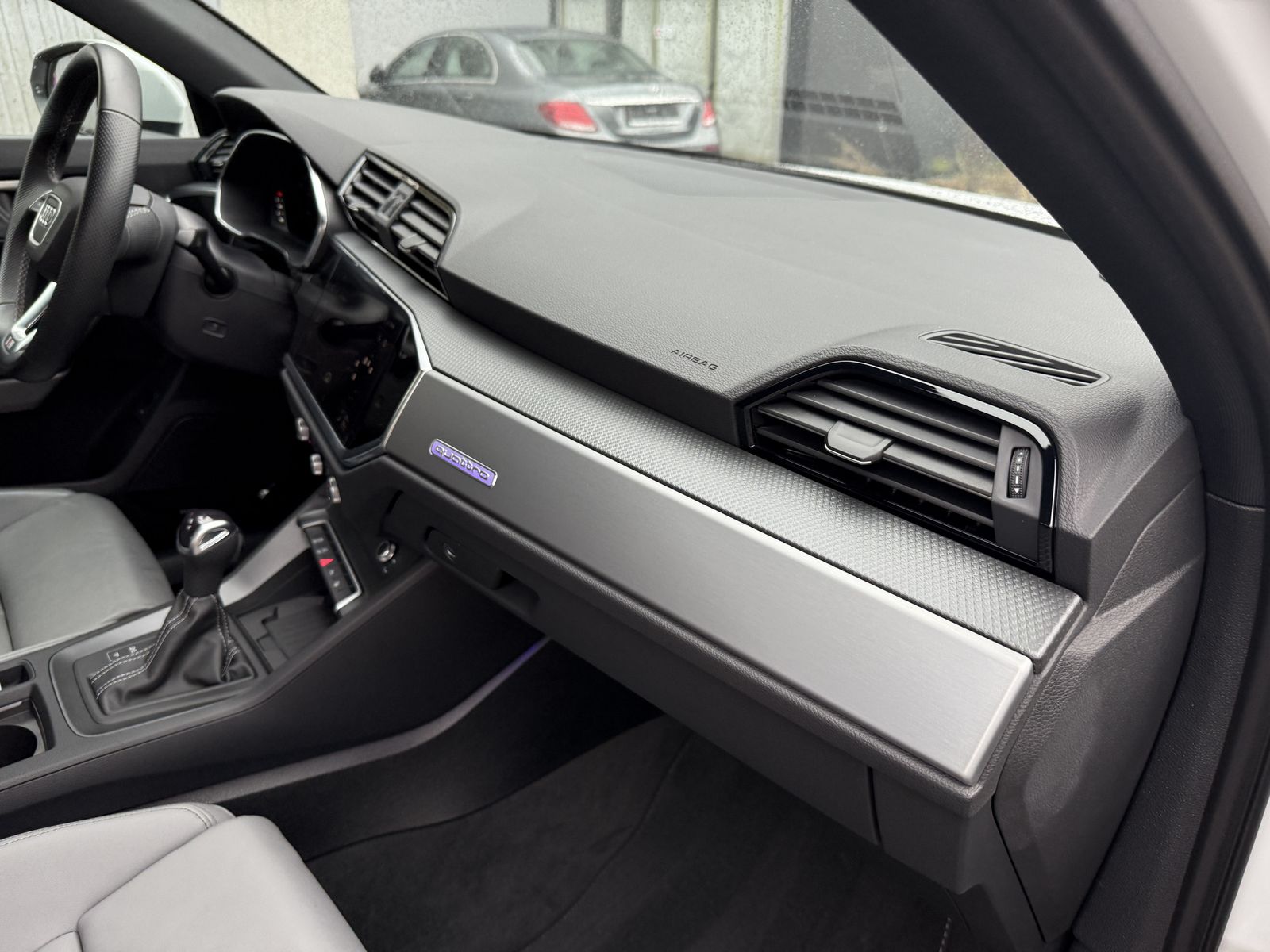 Audi Q3 45 S line - Samsaru's Car Outlet