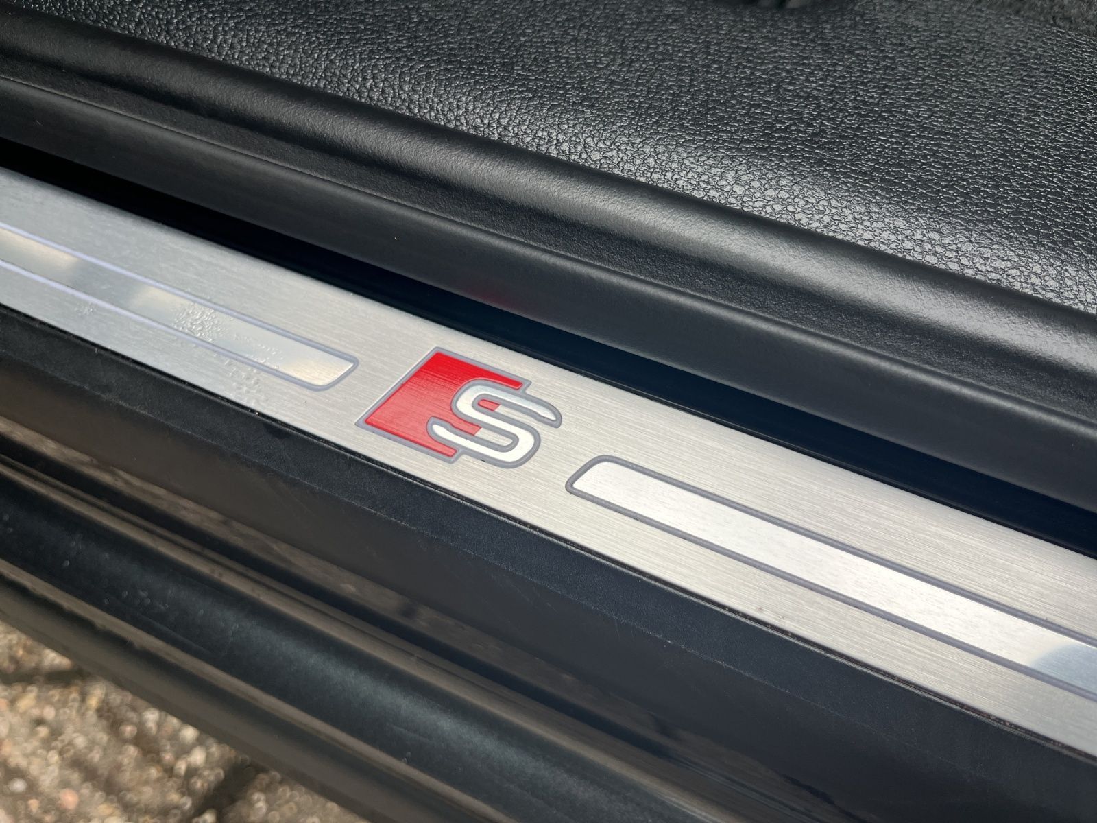 Audi Q3 S line 40 TDI S-TRONIC - Samsaru's Car Outlet