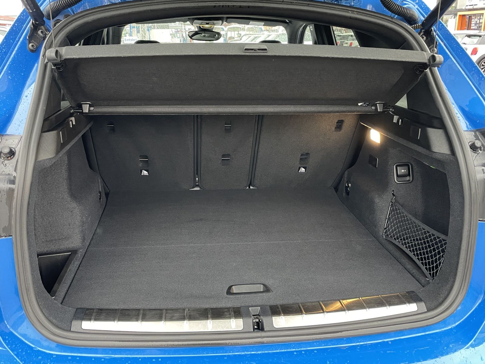 BMW X1 xDrive25e M Sportpaket - Samsaru's Car Outlet