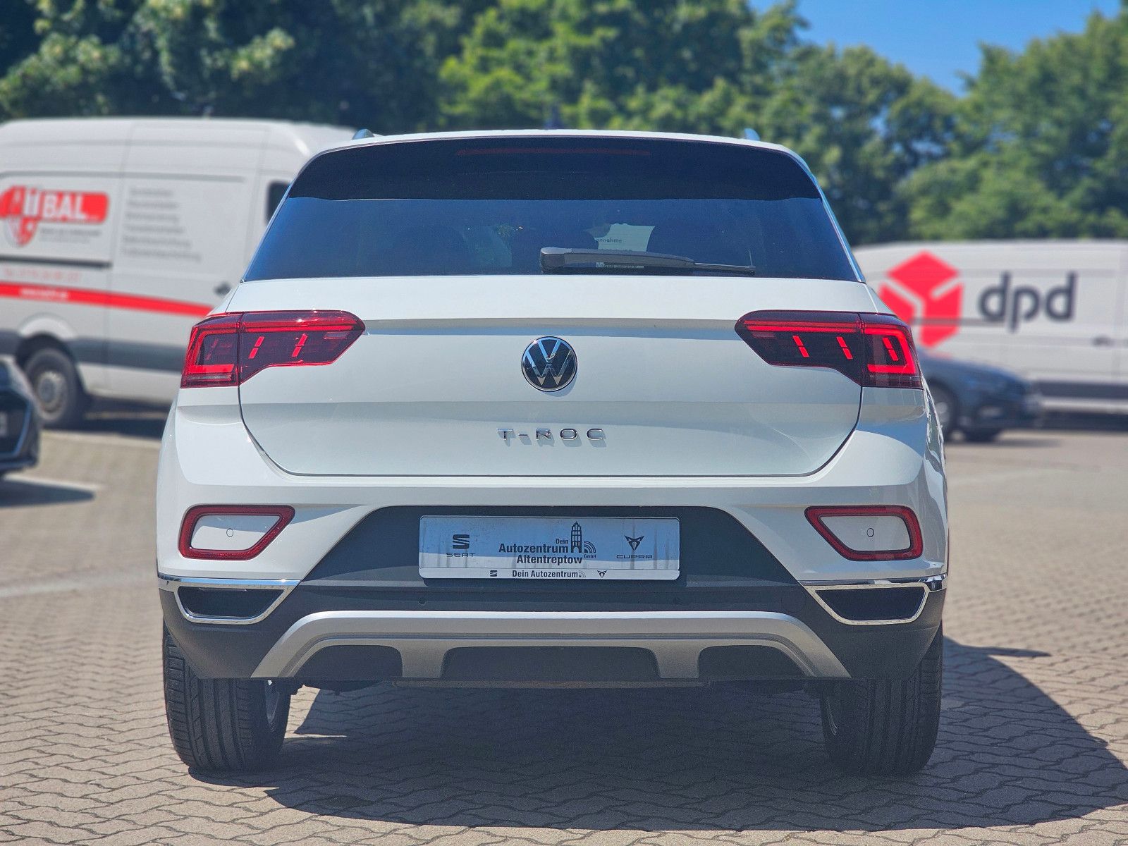 Volkswagen T-Roc 1.0 TSI Style - Samsaru's Car Outlet