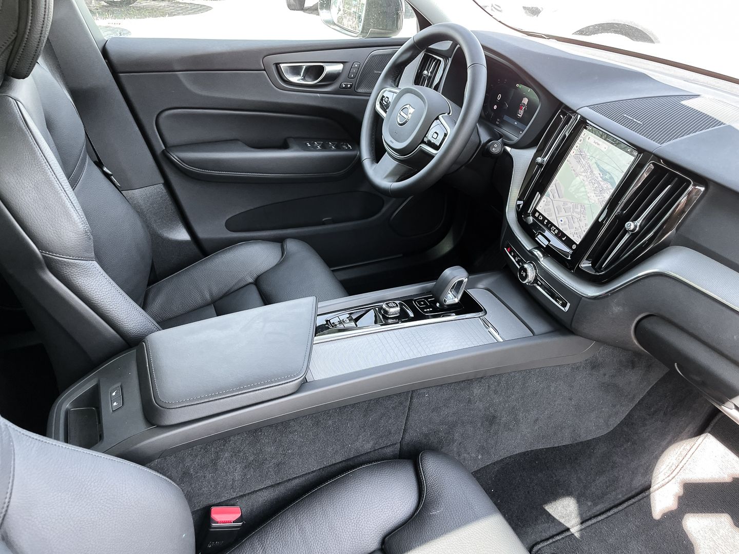 Volvo XC60 Plus Dark Recharge Plug-In Hybrid AWD T8 Tw