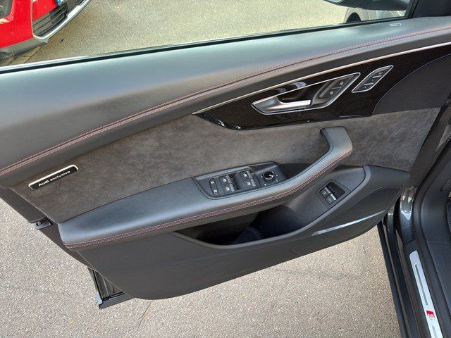 Audi Q8 55 TFSI e quattro S line AHK*PANO*MATRIX*HUD