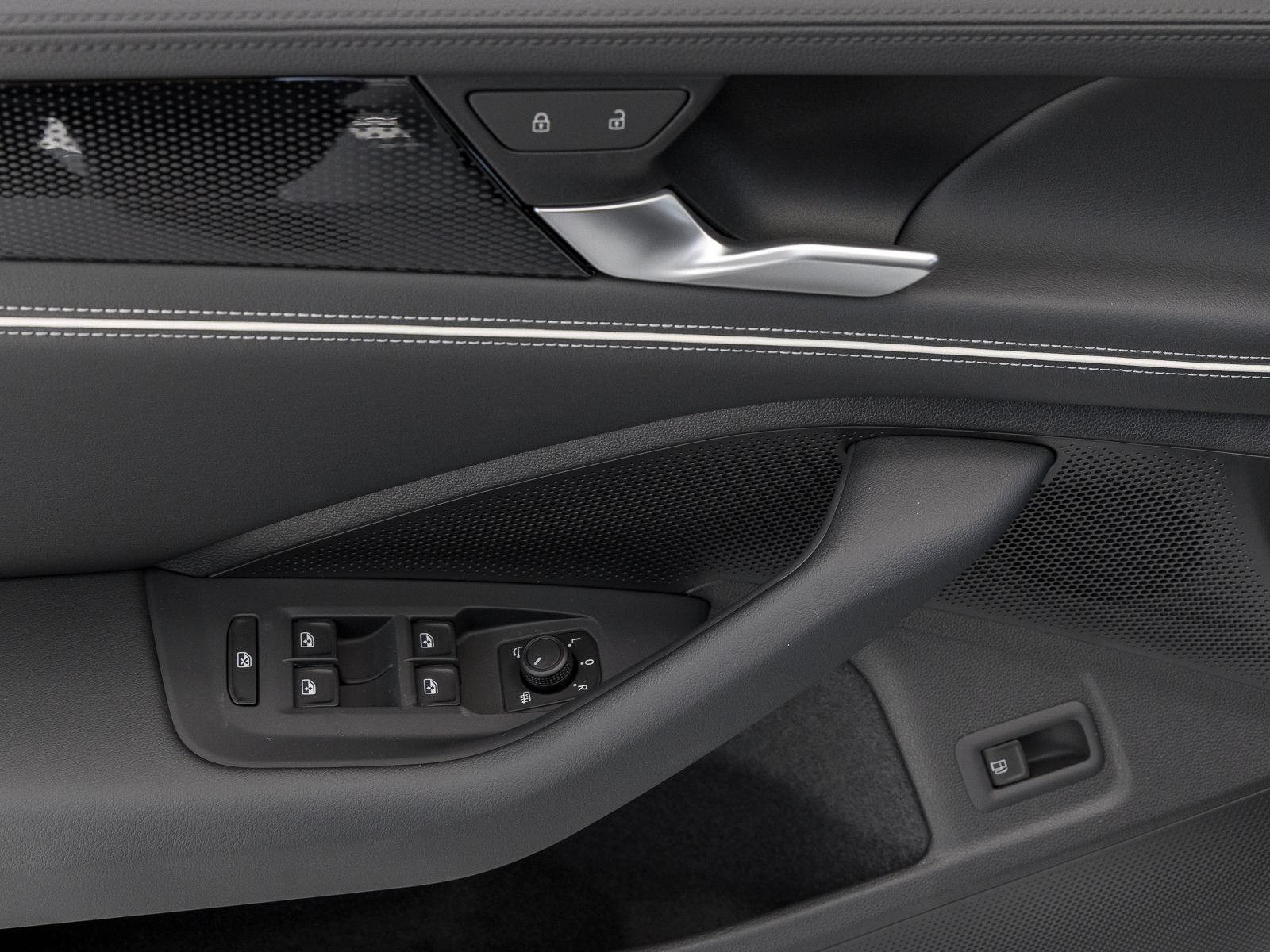 Volkswagen Passat Variant 1.5 TSI eHybrid DSG Business NAVI