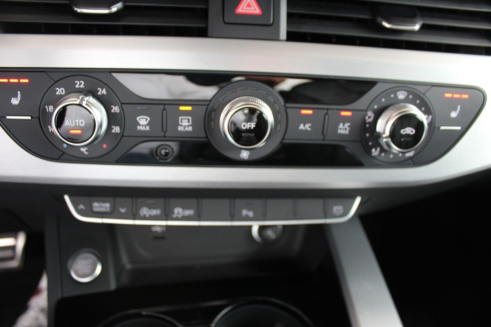 Audi A4 2.0 TDI quattro S line  Navi LED Leder Kamera
