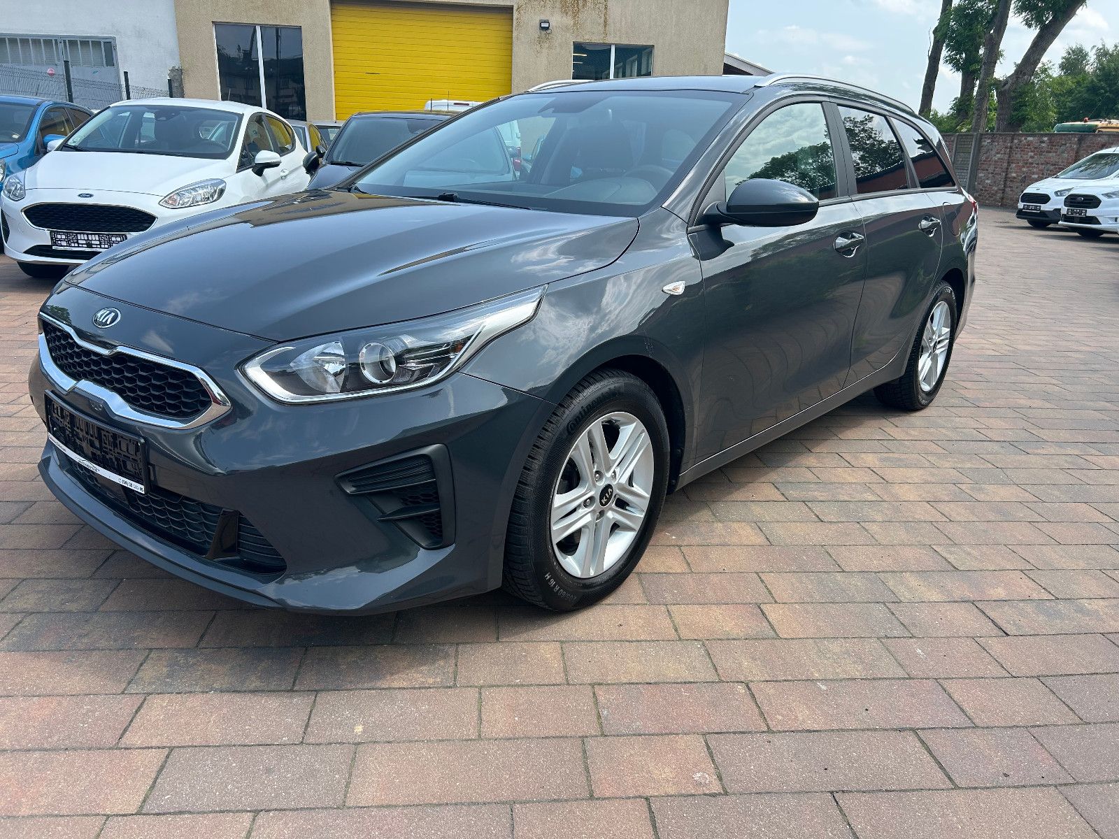 Kia Ceed - Samsaru's Car Outlet