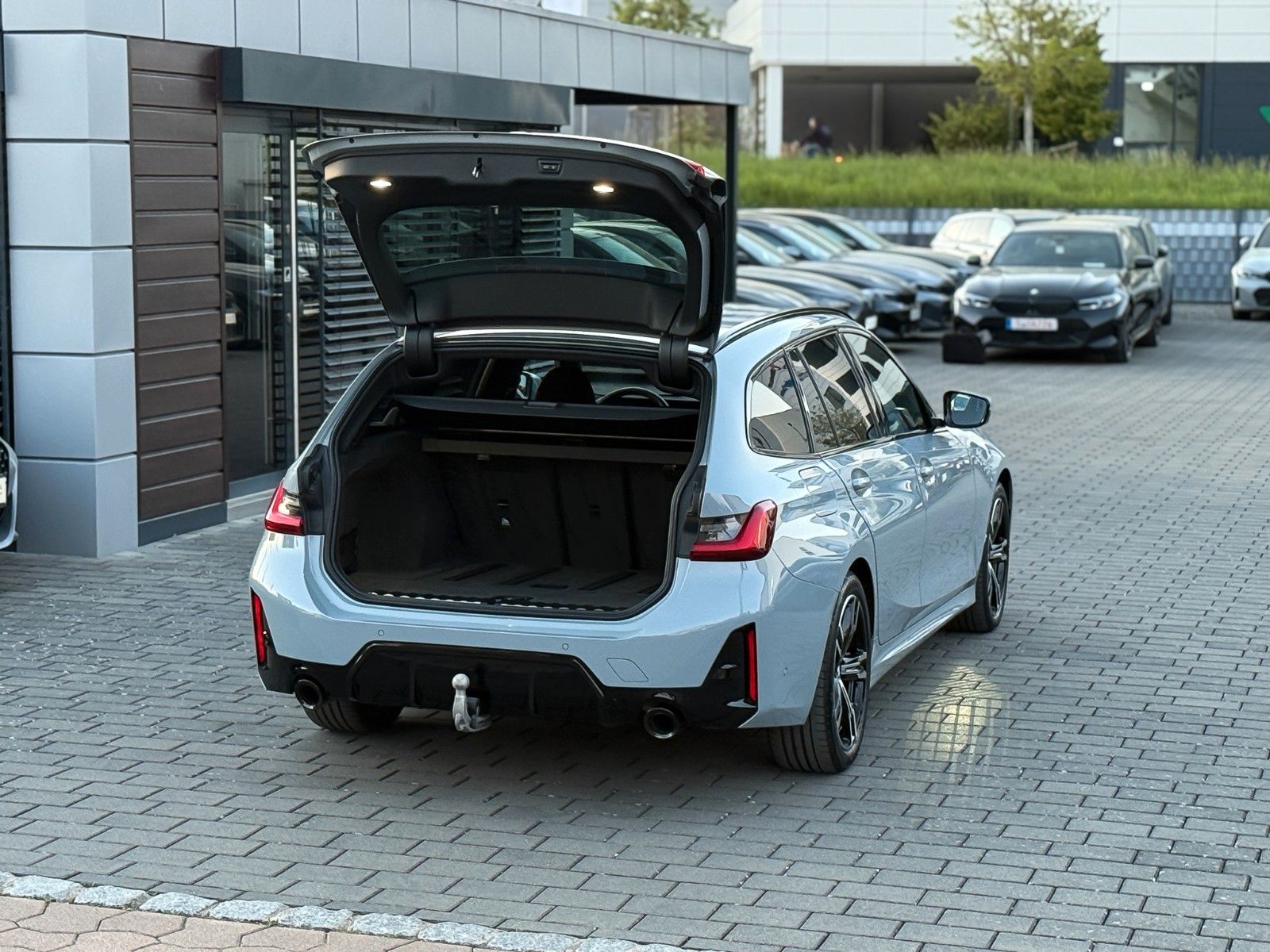 BMW 320d xD M Sport AHK HuD 360° hifi ACC