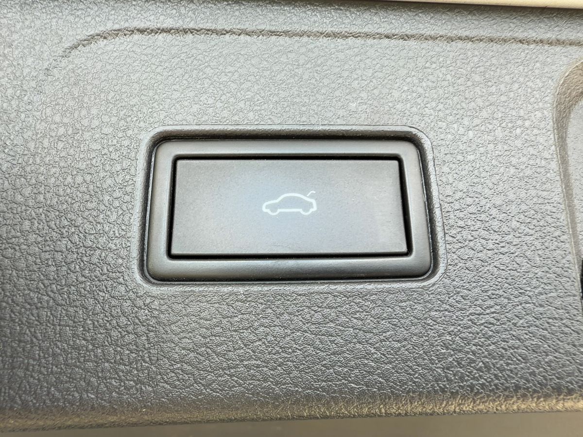 Volkswagen Passat Variant 2.0 TDI 4M R-LINE MATRIX+NAVI+360