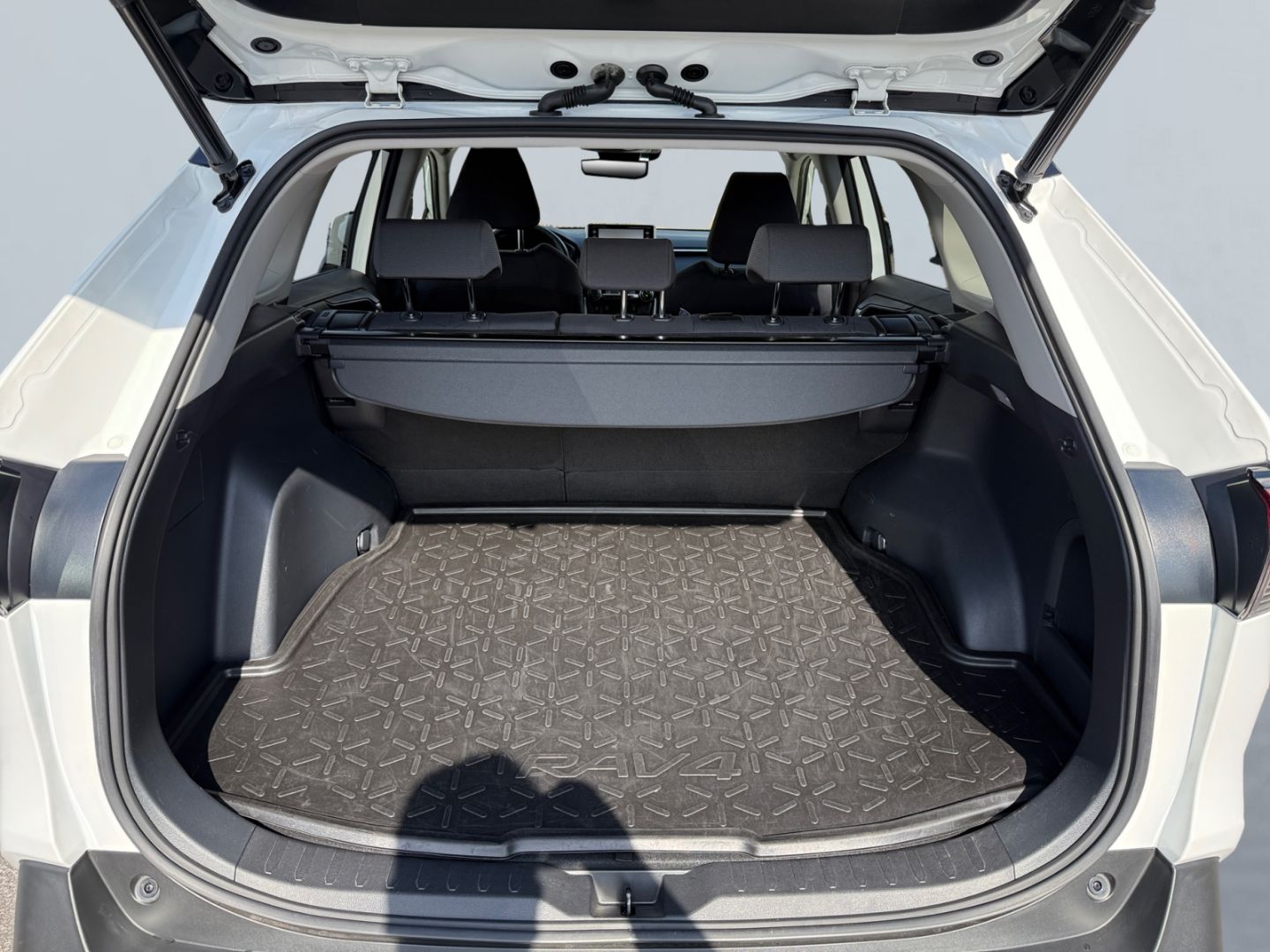 Toyota RAV 4 2.5 4x2 Hybrid - Samsaru's Car Outlet
