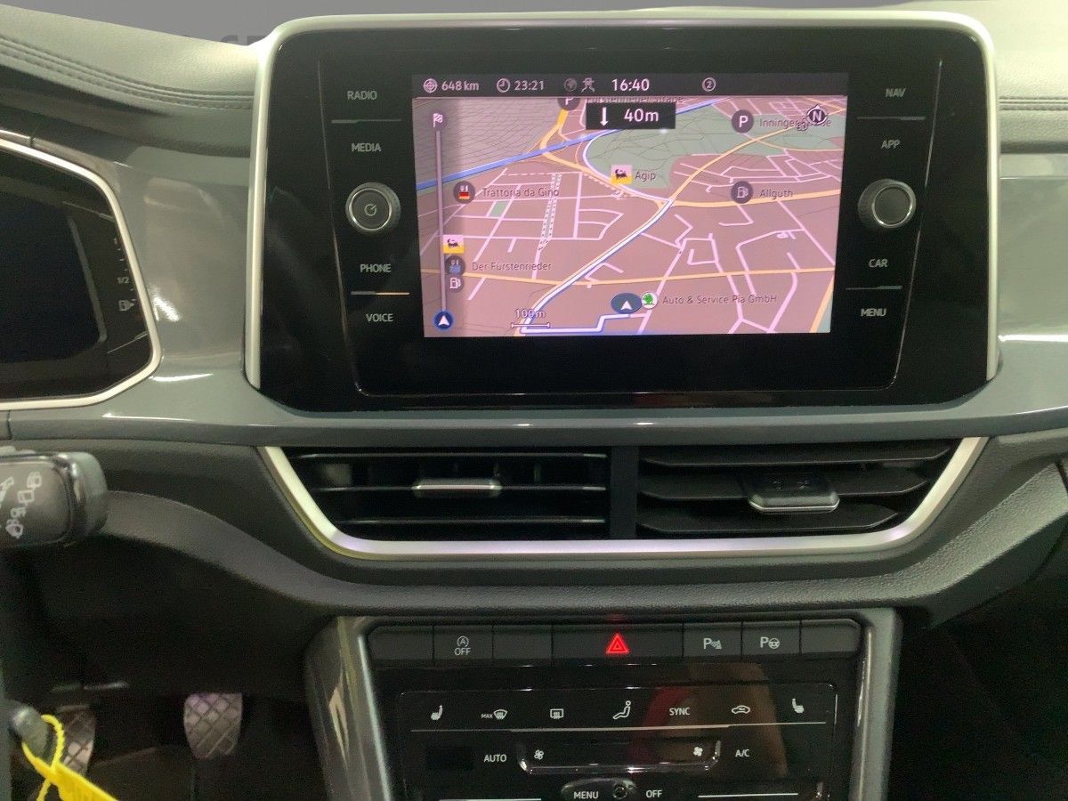 Volkswagen T-Roc 1.0 TSI Style - Samsaru's Car Outlet
