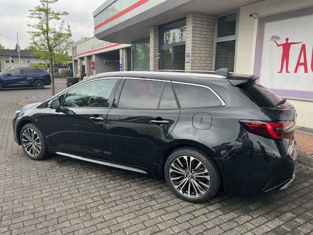 Toyota Corolla Touring Sports - 2.0 Hybrid Style  - Nav